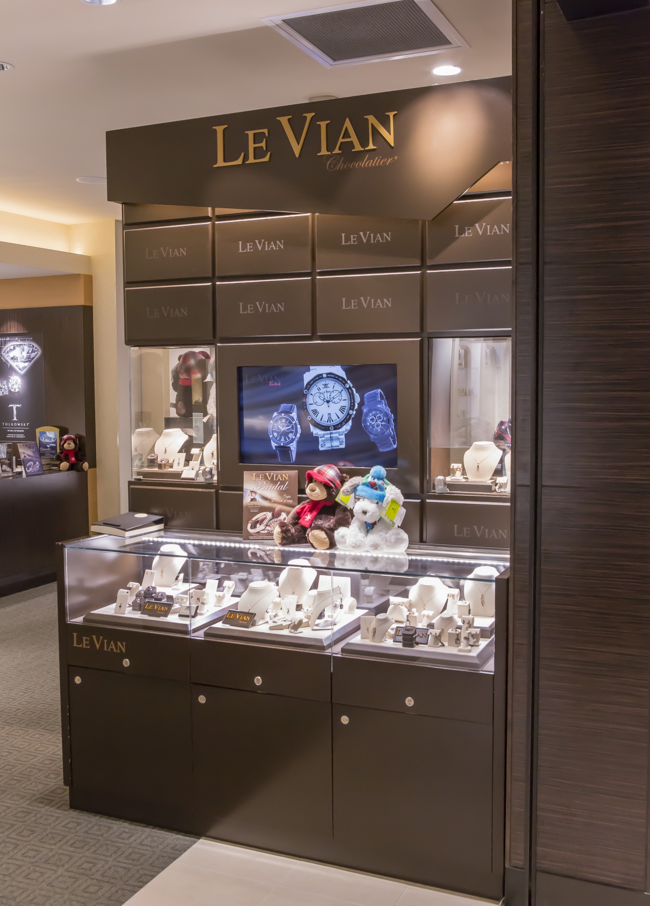 Nationwide Fixture Installations Inc Le Vian Case Study Millwork Packages Retail Rollouts Program Management Signage