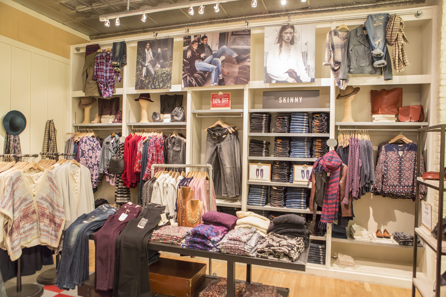 Silver Jeans | Nationwide Fixture Installations, Inc