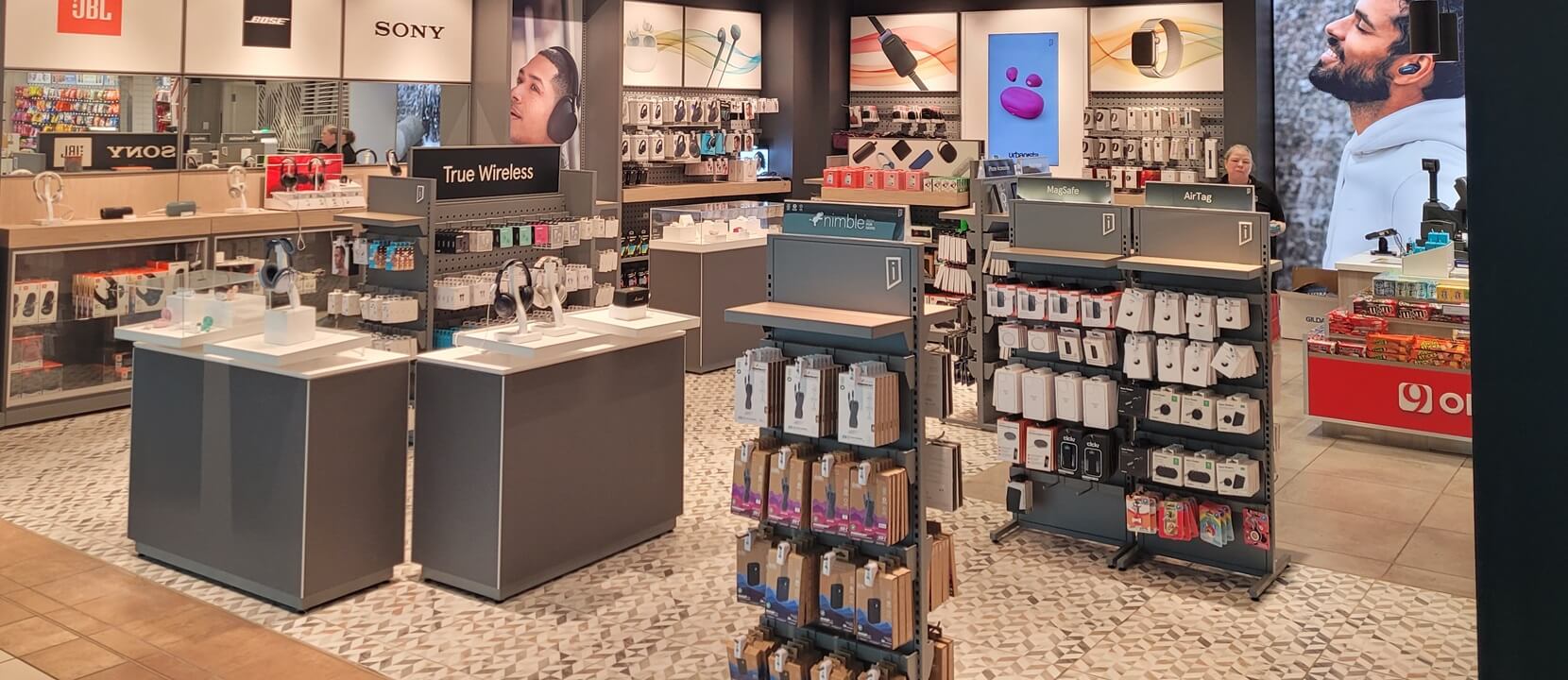 iStore OKC airport displays featuring installation done by Nationwide Fixture Installation